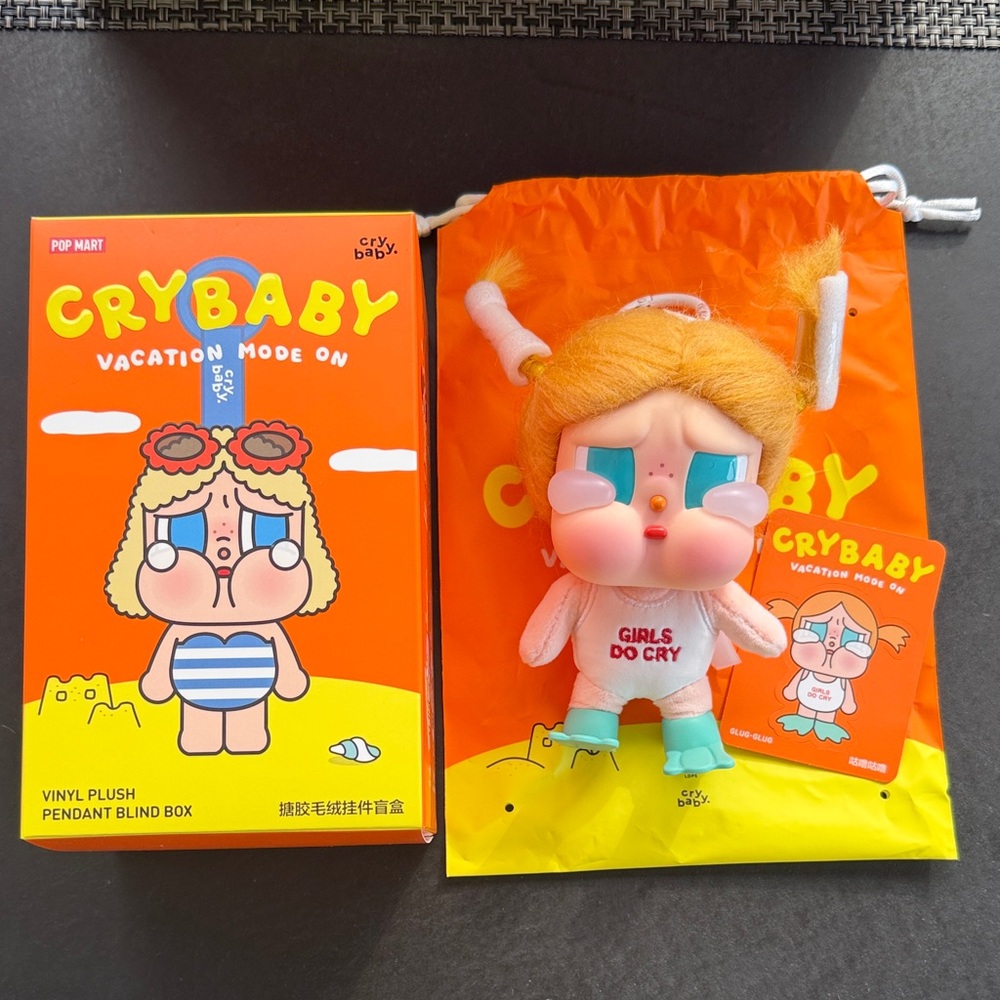 NEW Pop Mart Crybaby Vacation Mode Series Glug-Glug - Picture 3 of 5